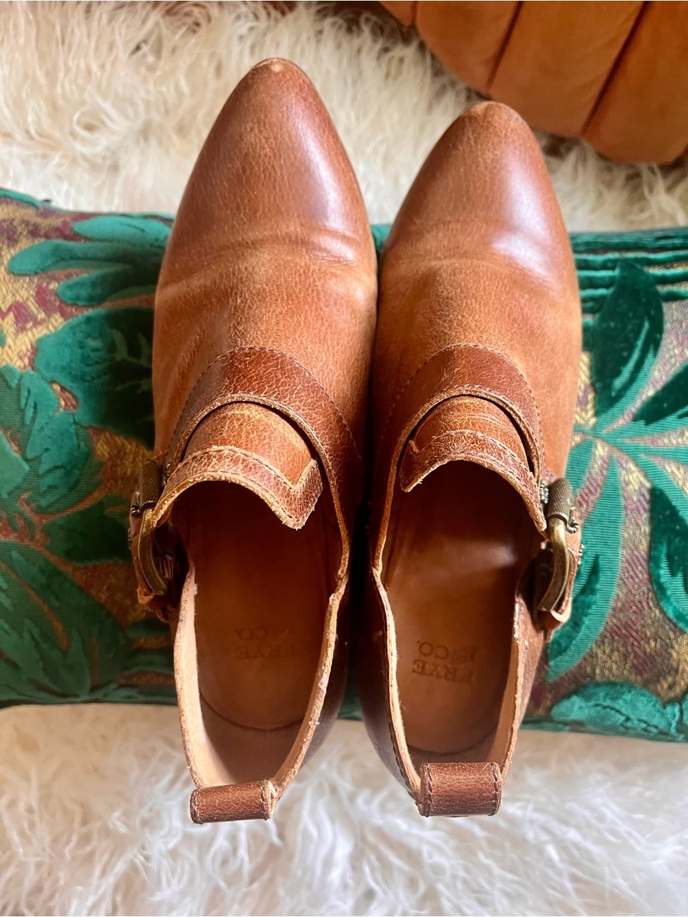 Brown Leather Frye & Co. Rubie Moto ankle booties featuring a side buckle size 7 - Picture 4 of 10
